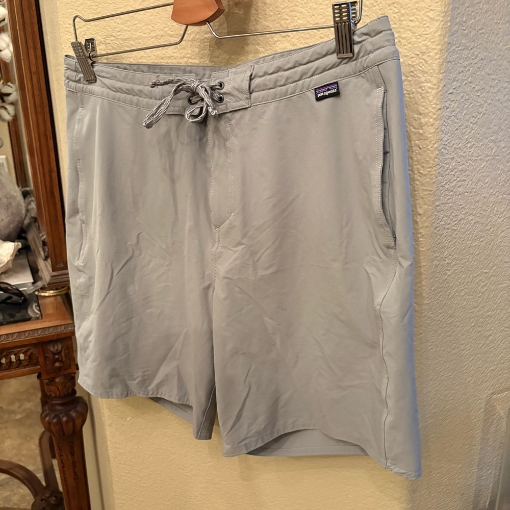 Patagonia Men Light Gray Swim Shorts Size 33 - Picture 3 of 6